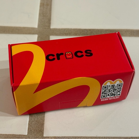 Mini Crocs #4 “Golden Arches” McDonalds toy - Picture 3 of 5
